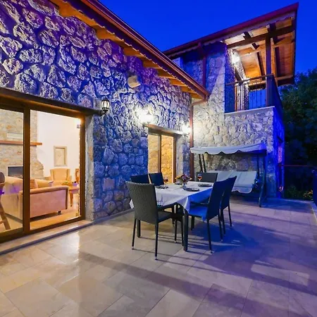 Candy Stone, Private Pool For 8 People Apartment